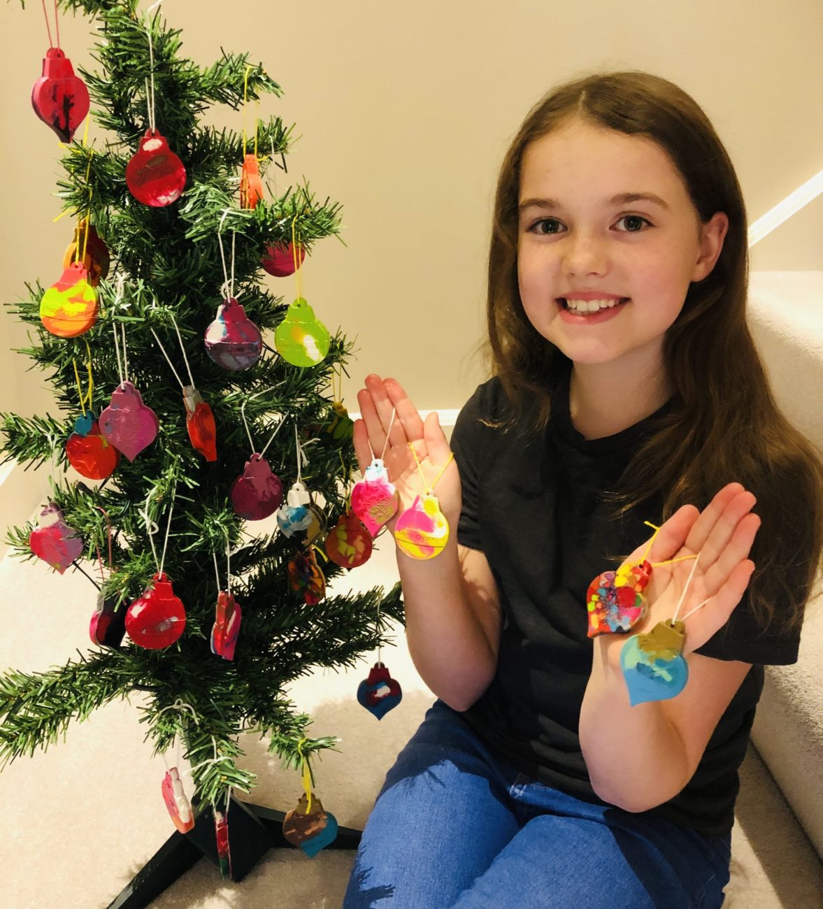 Crayonames and her recycled crayon Christmas decorations
